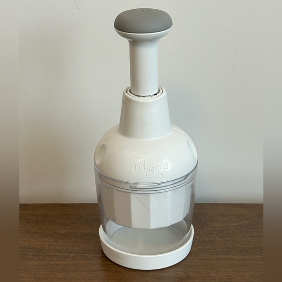 Pampered Chef Kitchen Pampered Chef Food Chopper 2585 Vegetables
